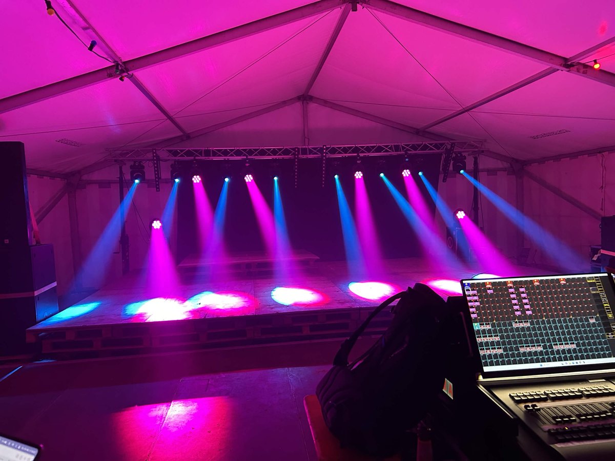 Lichtshow im Festzelt